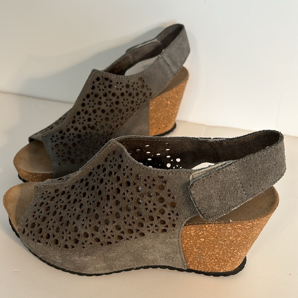 Platform Suede Shoe - Picture 2 of 7